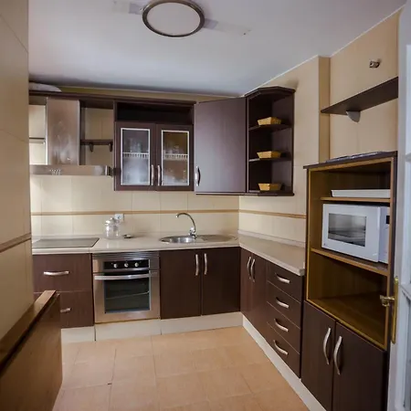 Semesterbostad Munda Moon